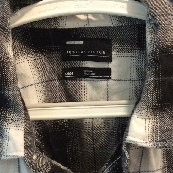 4 Button down Men’s shirt - Picture 3 of 10